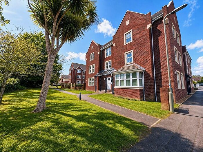 2 Bedroom Apartment To Rent In Oysell Gardens, Portchester, PO16
