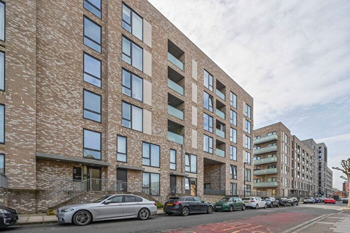 2 Bedroom Flat For Sale In Barrell Makers House, Canary Wharf, London, E14
