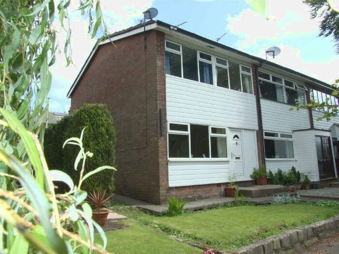 3 Bedroom Town House To Rent In Southfield Avenue, Limefield, Bury, BL9