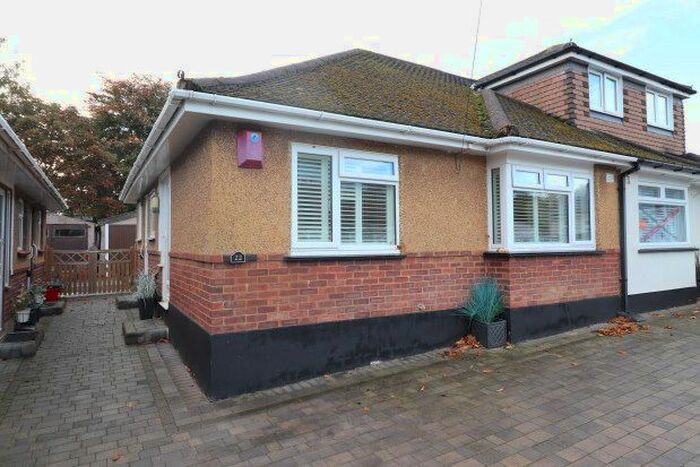 2 Bedroom Bungalow To Rent In Catherine Close, Brentwood, CM15