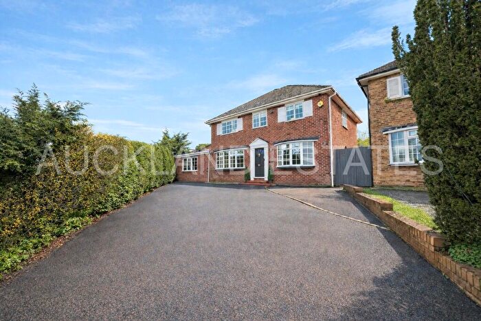 4 Bedroom Detached House For Sale In Blanche Lane, South Mimms, Potters Bar, EN6