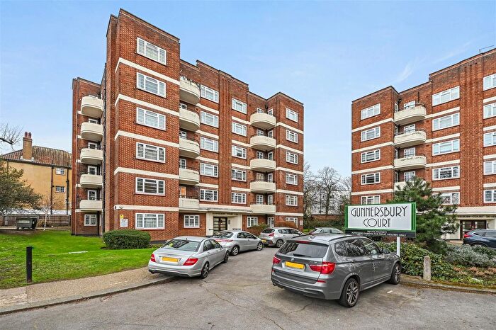 2 Bedroom Flat For Sale In Gunnersbury Court, Bollo Lane, London, W3