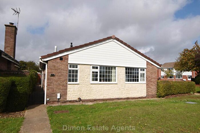 2 Bedroom Detached Bungalow For Sale In The Parkway, Gosport, PO13