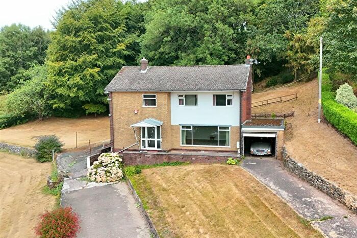 3 Bedroom Detached House For Sale In Hall Orchard, Cheadle, Stoke-On-Trent, ST10