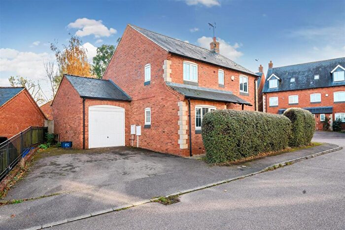 4 Bedroom Detached House For Sale In The Old Woodyard, Silverstone, NN12