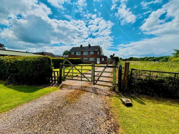 3 Bedroom Semi-Detached House To Rent In Fradley Junction, Alrewas, DE13