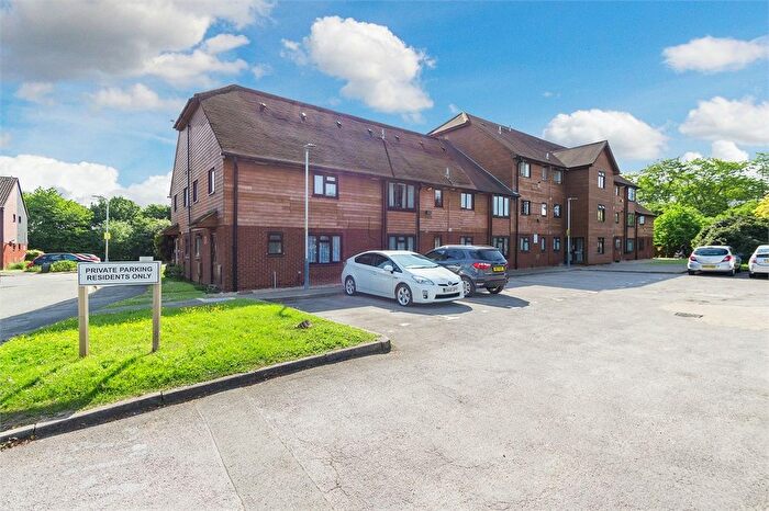 2 Bedroom Flat To Rent In Philpots Close, Yiewsley, West Drayton, UB7