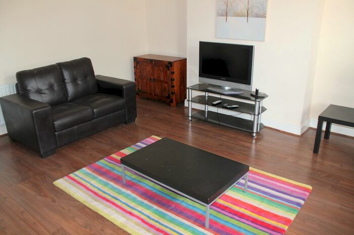 6 Bedroom Terraced House To Rent In Rothbury Terrace, Newcastle Upon Tyne, NE6