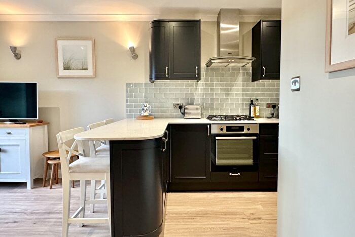 1 Bedroom Flat For Sale In Beachcombers Apartments, Watergate Bay, TR8