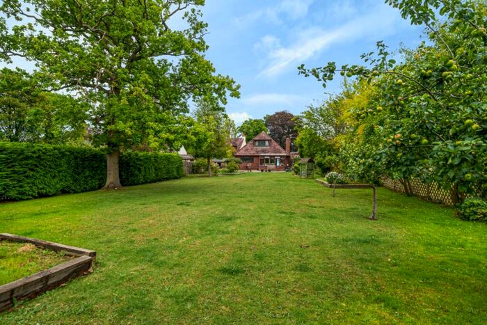 4 Bedroom Detached House To Rent In Maidstone Road Chatham, ME4