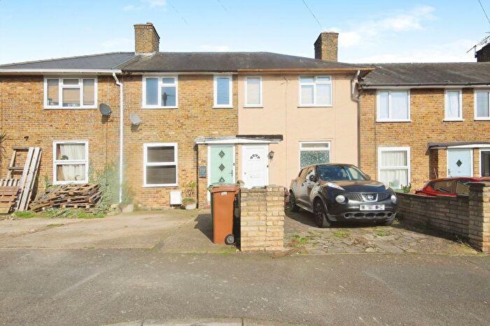 2 Bedroom Terraced House To Rent In Whitland Road, Carshalton, SM5