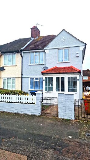 3 Bedroom Semi-Detached House To Rent In Rees Gardens, Croydon, CR0