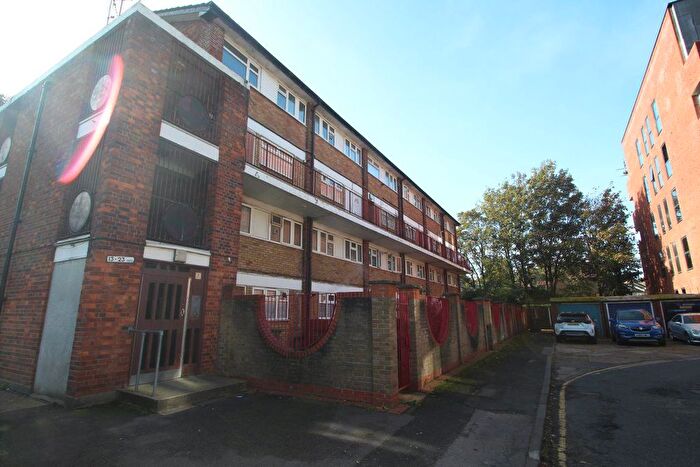 3 Bedroom Maisonette To Rent In Surrey Street, London, E13