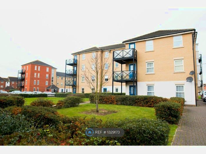2 Bedroom Flat To Rent In Norfolk Court, Chadwell Heath, Romford, RM6