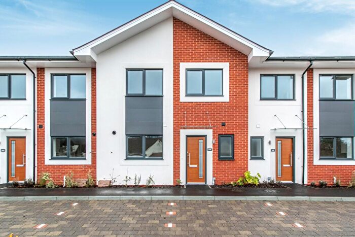 3 Bedroom Terraced House To Rent In Wharfdale Road, BH4