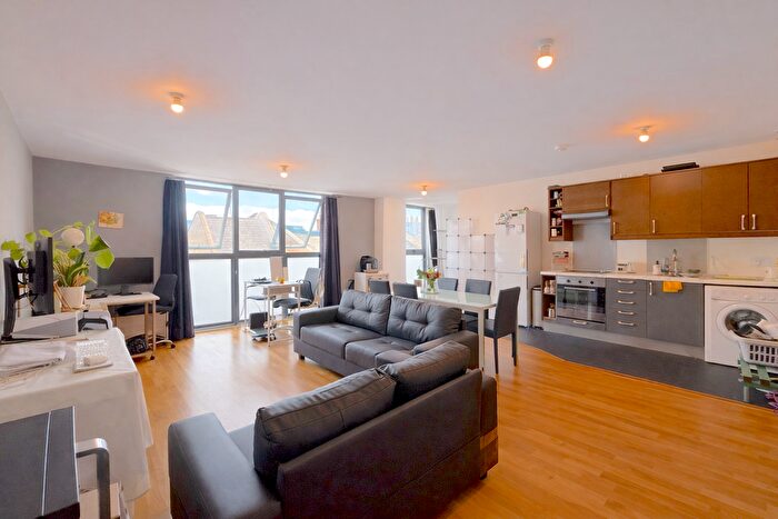 2 Bedroom Flat To Rent In Tyler Street, Greenwich, SE10