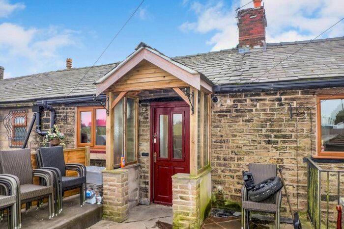 1 Bedroom Flat To Rent In Chorley Old Road, Heaton, Bolton, BL1