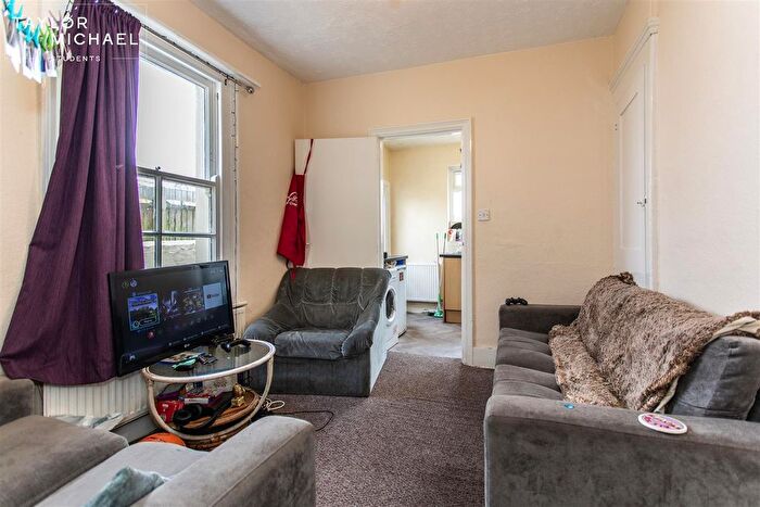 5 Bedroom Terraced House To Rent In Bernard Road, Brighton, BN2