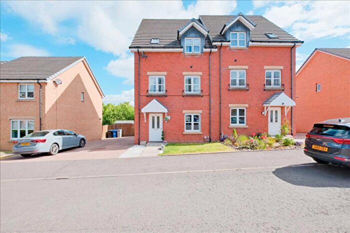 4 Bedroom Semi-Detached House To Rent In Thorn Ave, Westcraigs, Blantyre, G72