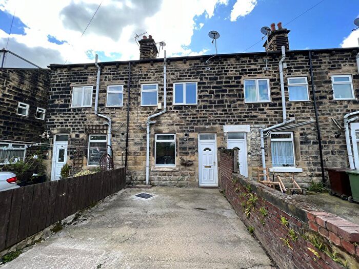 3 Bedroom Terraced House To Rent In College Terrace, Ackworth, WF7