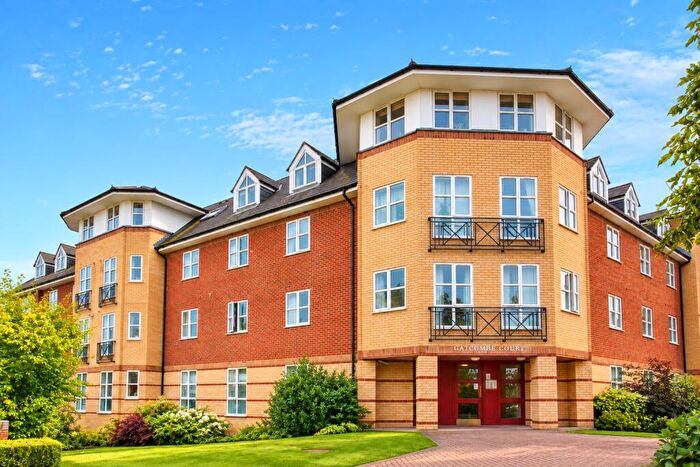 2 Bedroom Apartment To Rent In Dexter Close, St. Albans, Hertfordshire, AL1