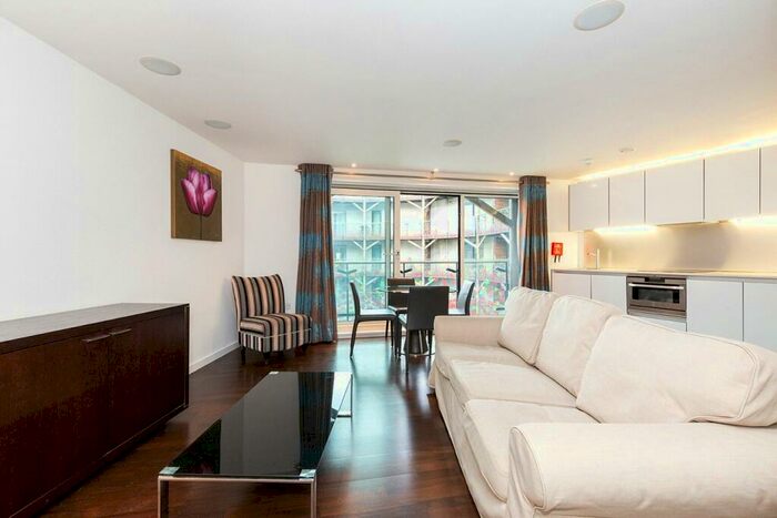 1 Bedroom Apartment To Rent In Islington On The Green, A Islington Green, Angel, Islington, London, N1