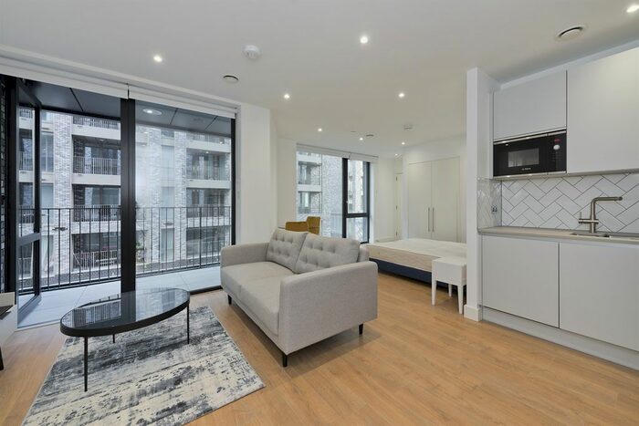 Studio To Rent In Peppercorn Court, Oxbow, E14