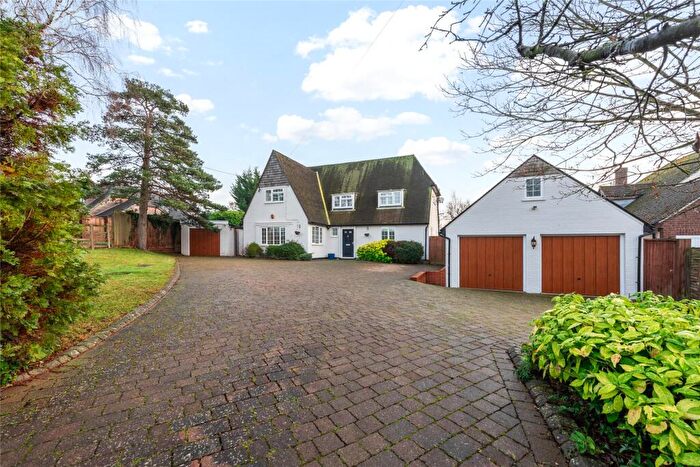 4 Bedroom Detached House For Sale In Wilden Road, Renhold, Bedfordshire, MK41