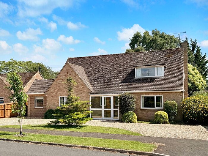 3 Bedroom Detached House For Sale In Colton Road, Shrivenham, SN6