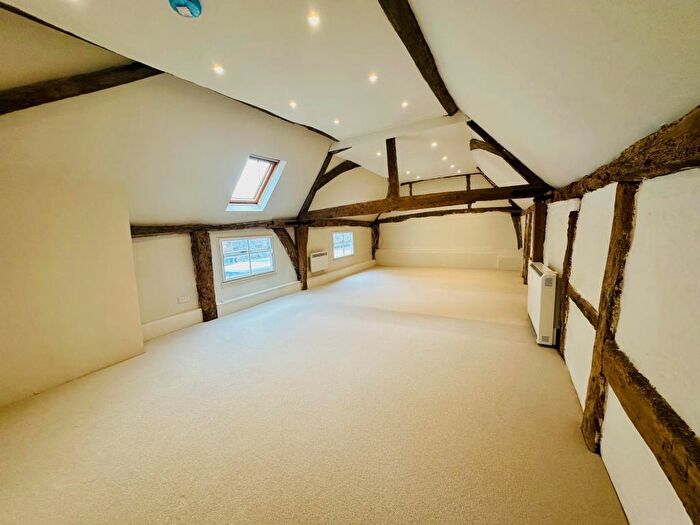 2 Bedroom Maisonette To Rent In Upper High Street, Thame, OX9