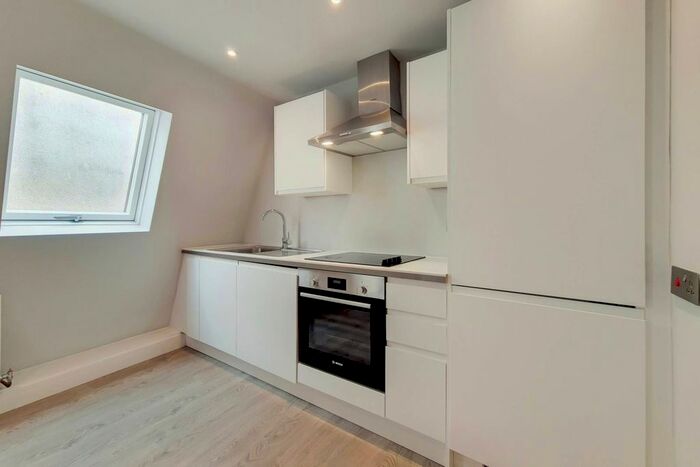 1 Bedroom Flat To Rent In New Cross Road, New Cross, London, SE14