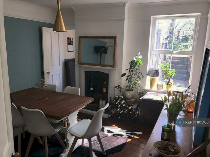 4 Bedroom Semi-Detached House To Rent In Rupert Road, Guildford, GU2