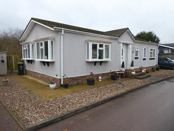 2 Bedroom Mobile/park Home For Sale In Woodbine Close Park, Waltham Abbey, EN9