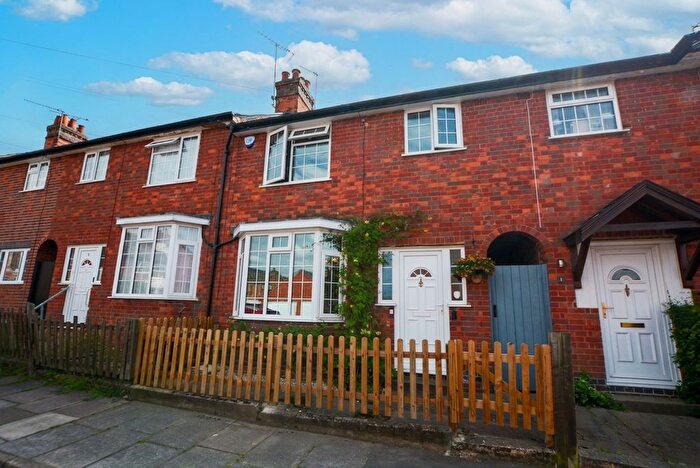 3 Bedroom Town House For Sale In Carl Street, Aylestone, Leicester, LE2