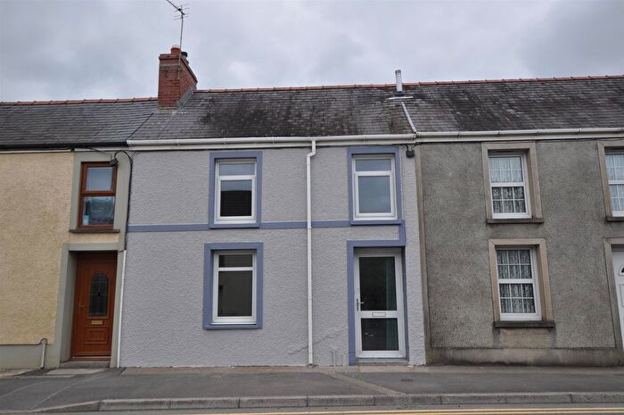 3 Bedroom Terraced House To Rent In Spring Gardens, Whitland, SA34