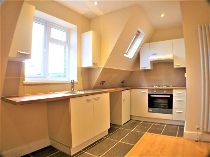 Studio To Rent In Holloway Road, London, N7