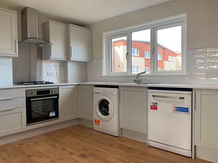 2 Bedroom Flat To Rent In , Southhouse Crescent, Edinburgh, EH17