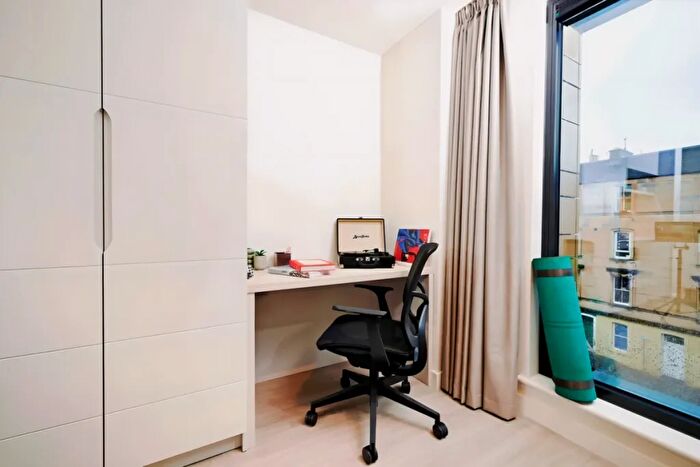 1 Bedroom Flat To Rent In Iona Street, Edinburgh, EH6