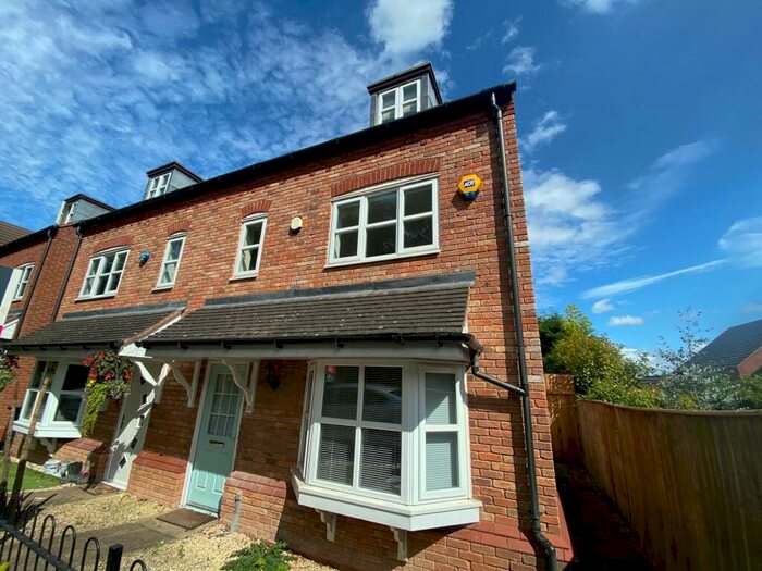 4 Bedroom House To Rent In The Fairways, Sutton Coldfield, B76