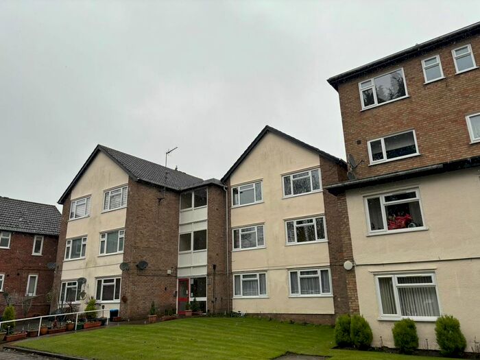 2 Bedroom Flat To Rent In Kingston Rise, Willerby, Hull, HU10