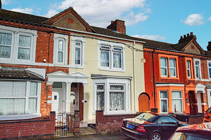 3 Bedroom Terraced House For Sale In Scarborough Street, Irthlingborough, NN9