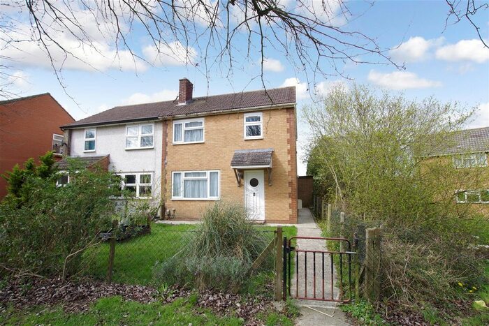 3 Bedroom Semi-Detached House To Rent In Ripon Way, Park South, Swindon, SN3
