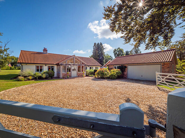 4 Bedroom Detached Bungalow For Sale In Fakenham Road, Tittleshall, PE32