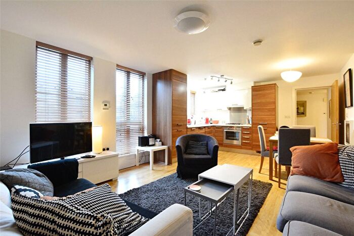 2 Bedroom Flat To Rent In Bardsley Lane, London, SE10