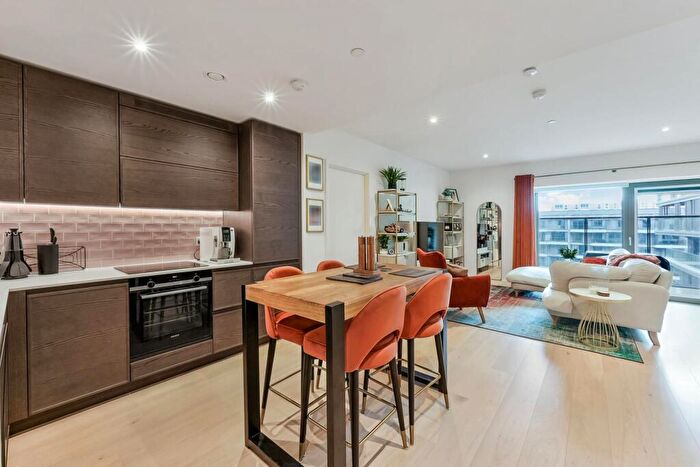 2 Bedroom Apartment For Sale In Docker Building, Bonnet Street, London, E16