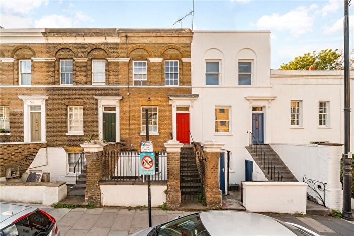 3 Bedroom Terraced House To Rent In Fairfield Road, Bow, London, E3