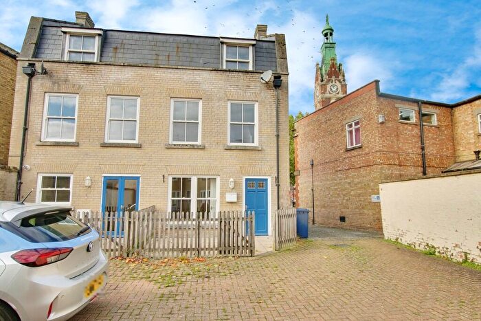 3 Bedroom Semi-Detached House For Sale In Pocklington Court, March, PE15