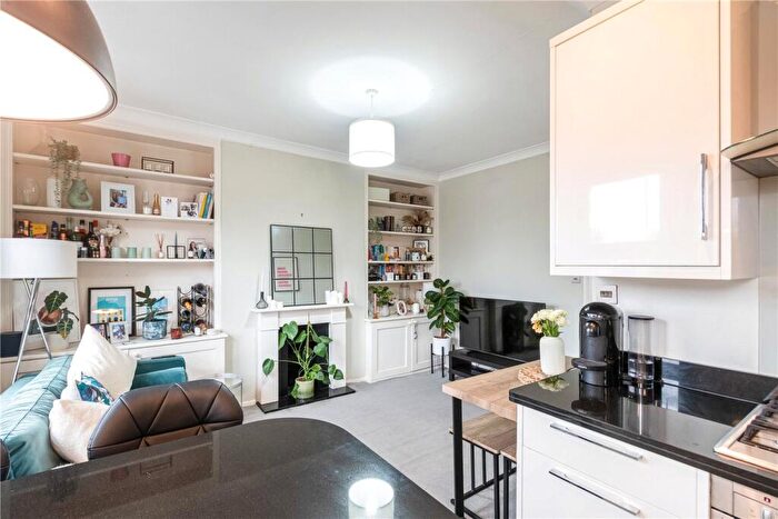 1 Bedroom Apartment To Rent In Worlingham Road, East Dulwich, London, SE22