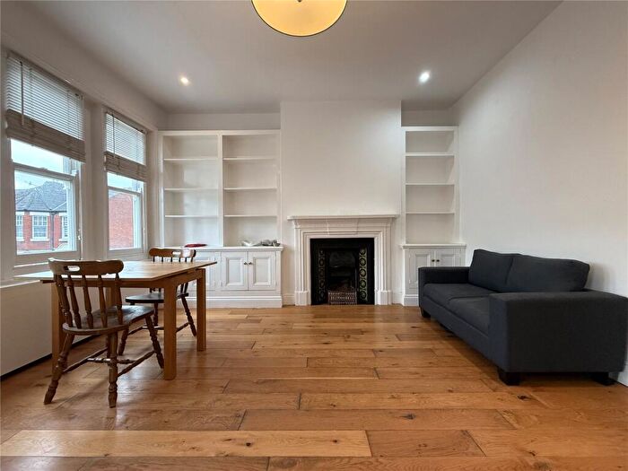 2 Bedroom Apartment To Rent In Rathcoole Gardens, Hornsey, London, N8