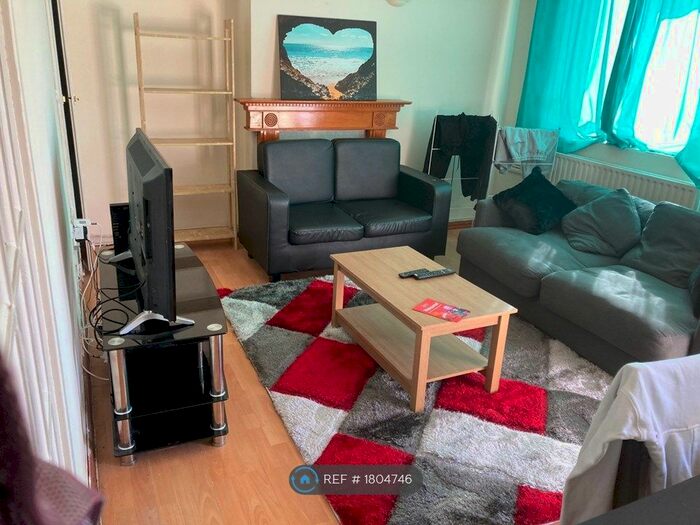 1 Bedroom Property To Rent In Vernon House, London, SE11